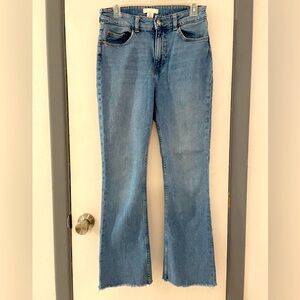 Bootcut H&M jeans.